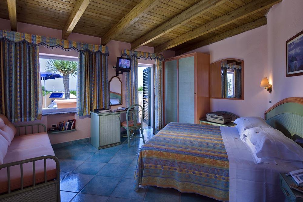 Offerta Settembre Forio Estate Ischia Piscine Vista Mare Trattamenti Benessere e Prenotazioni Carlo Magno